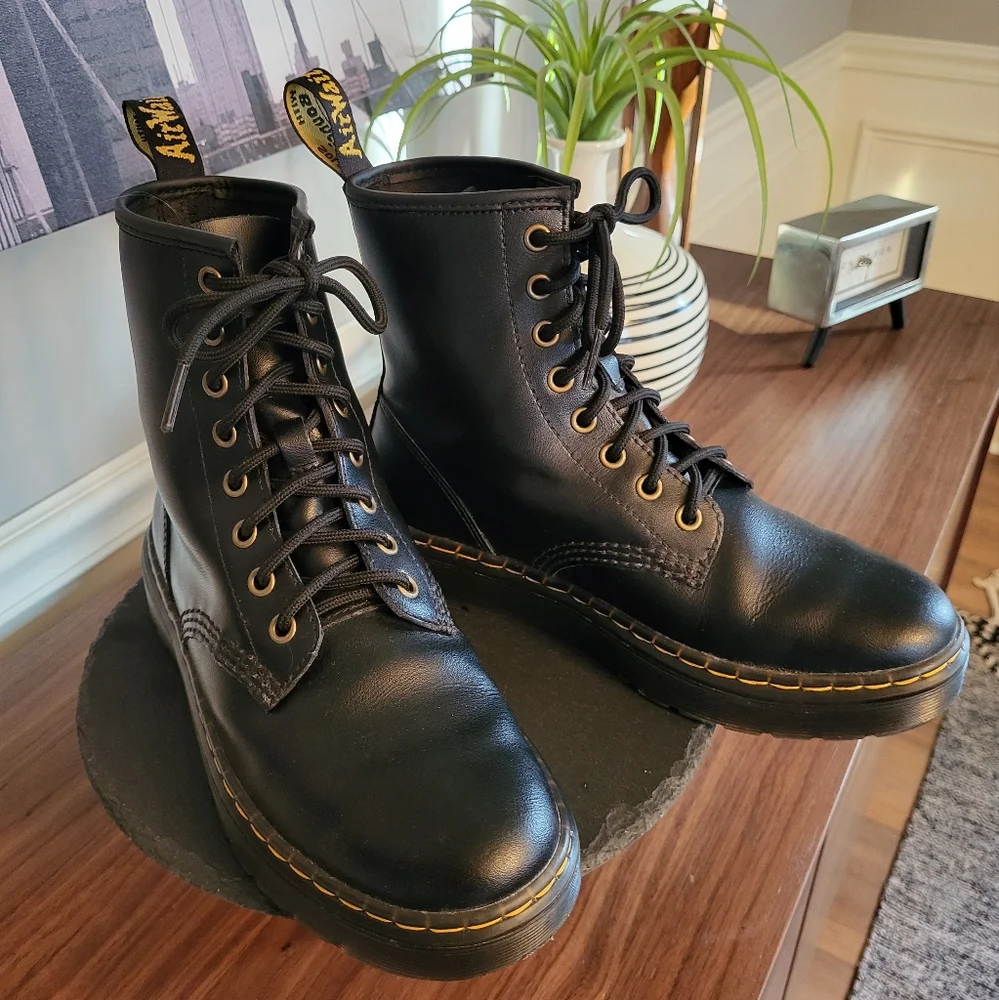 Doc Martin Boots - Picture 1 of 10